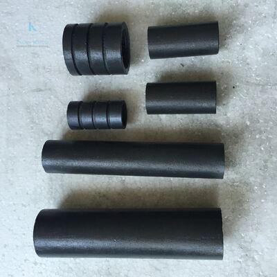 Estável em ambientes ácidos e alcalinos. Óxido de alumínio fundido. Dureza Mohs alta, 9. Ideal para processos de corte e jateamento de areia.